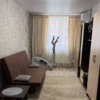 Сдается 1-комнатная квартира, 42 м²