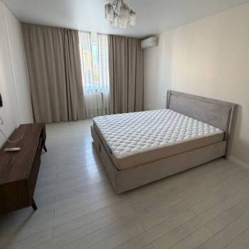 Продается 1-комнатная квартира, 40 м²