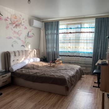 Продается 1-комнатная квартира, 45 м²
