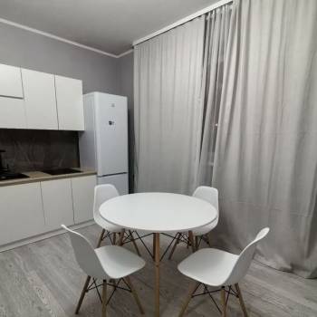 Продается 1-комнатная квартира, 37 м²