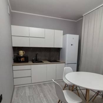 Продается 1-комнатная квартира, 37 м²