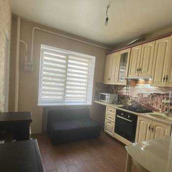 Продается 1-комнатная квартира, 37 м²