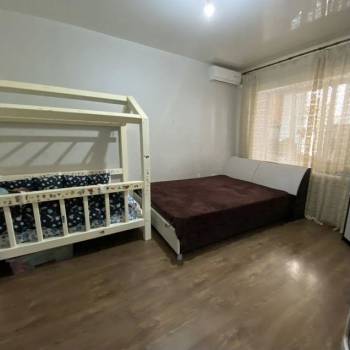 Продается 1-комнатная квартира, 33 м²