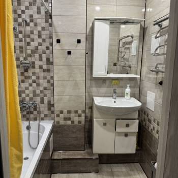 Сдается Многокомнатная квартира, 56 м²