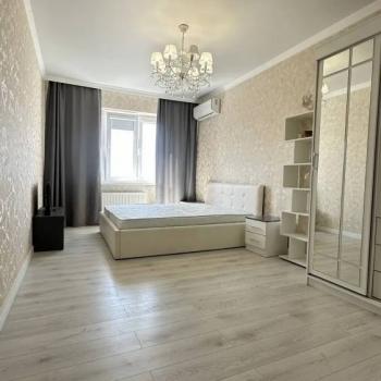 Продается 1-комнатная квартира, 42 м²
