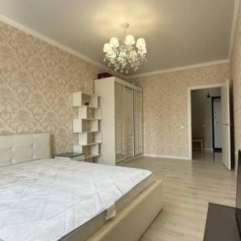 Продается 1-комнатная квартира, 42 м²