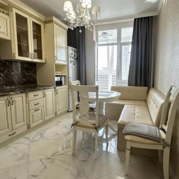 Продается 1-комнатная квартира, 42 м²