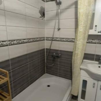 Продается 1-комнатная квартира, 42 м²