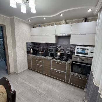 Продается Многокомнатная квартира, 81,4 м²