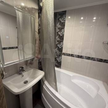 Продается Многокомнатная квартира, 81,4 м²