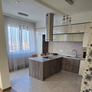 Сдается 2-х комнатная квартира, 70 м²