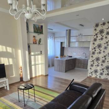 Сдается 2-х комнатная квартира, 70 м²
