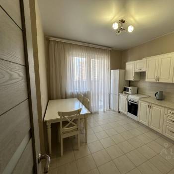 Сдается 1-комнатная квартира, 50 м²