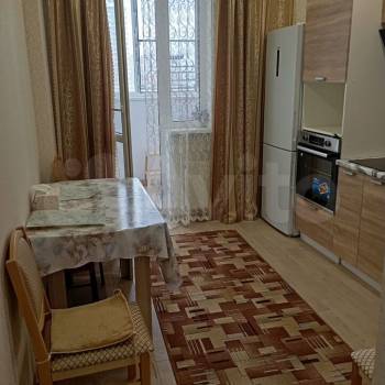 Сдается 1-комнатная квартира, 40 м²