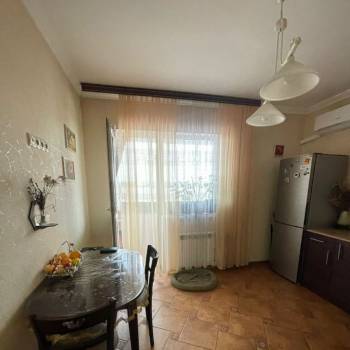 Продается 1-комнатная квартира, 46,9 м²