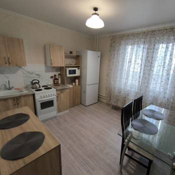 Сдается 1-комнатная квартира, 40 м²