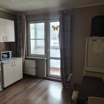 Сдается 1-комнатная квартира, 38 м²