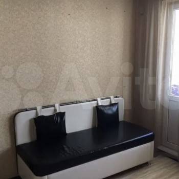 Продается 1-комнатная квартира, 40 м²