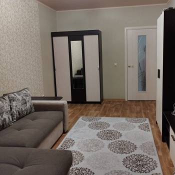 Сдается 1-комнатная квартира, 42 м²