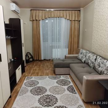 Сдается 1-комнатная квартира, 42 м²