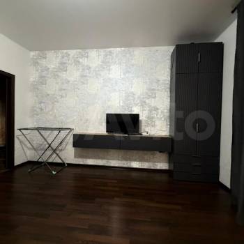 Сдается 1-комнатная квартира, 42 м²