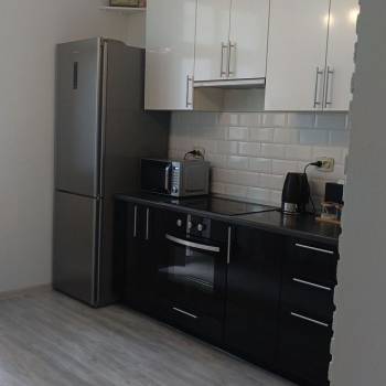 Продается 1-комнатная квартира, 37 м²