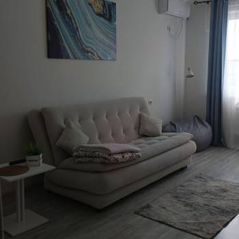 Продается 1-комнатная квартира, 37 м²