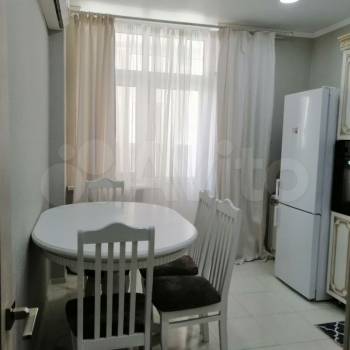 Сдается 1-комнатная квартира, 38 м²