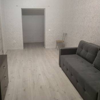 Сдается 1-комнатная квартира, 42 м²