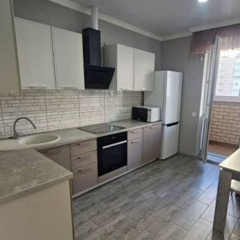 Сдается 1-комнатная квартира, 39 м²