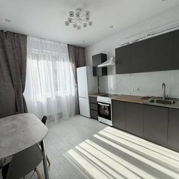 Продается 1-комнатная квартира, 36 м²