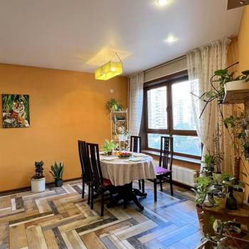 Продается Многокомнатная квартира, 104 м²