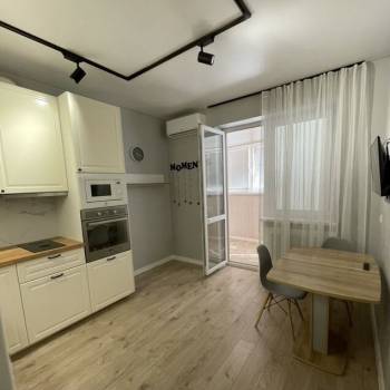 Сдается 1-комнатная квартира, 42 м²