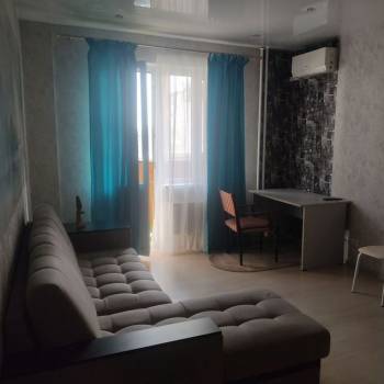 Сдается 1-комнатная квартира, 42 м²