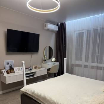 Продается 1-комнатная квартира, 43 м²