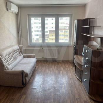 Продается 1-комнатная квартира, 38 м²