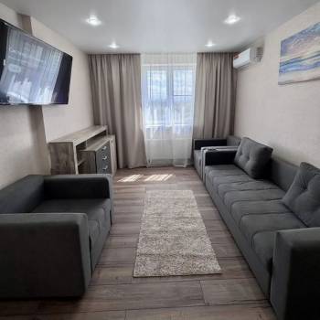 Продается 2-х комнатная квартира, 550 м²