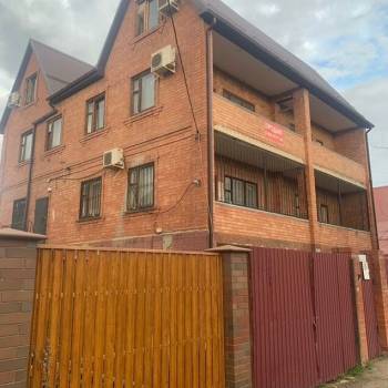 Продается Дом, 420 м²