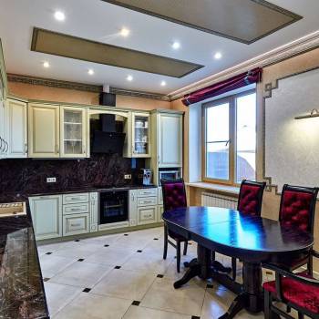 Продается Дом, 288 м²