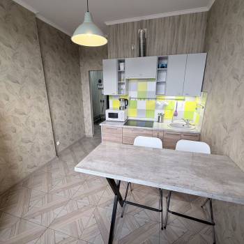 Сдается 1-комнатная квартира, 42 м²