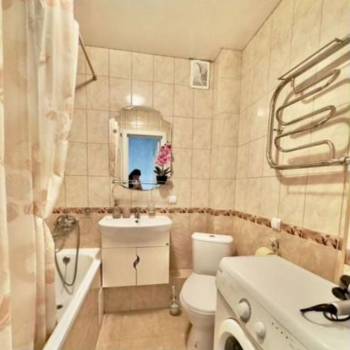 Сдается 1-комнатная квартира, 55 м²