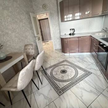 Сдается 1-комнатная квартира, 42 м²