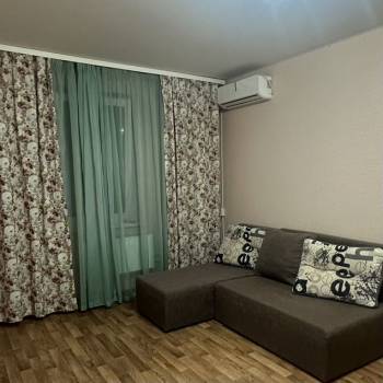 Сдается 1-комнатная квартира, 38 м²