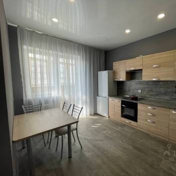 Сдается 1-комнатная квартира, 42 м²