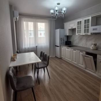 Продается 1-комнатная квартира, 42,3 м²