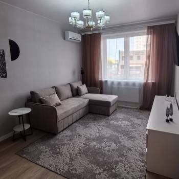 Продается 1-комнатная квартира, 42,3 м²