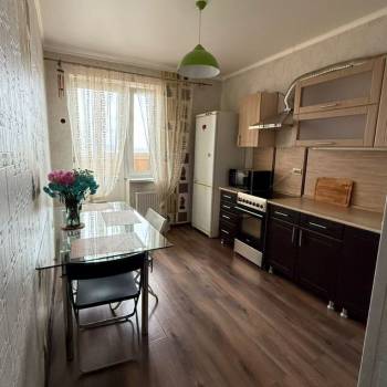 Сдается 1-комнатная квартира, 43 м²
