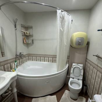 Сдается 2-х комнатная квартира, 76 м²
