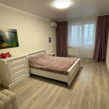 Сдается 1-комнатная квартира, 43 м²