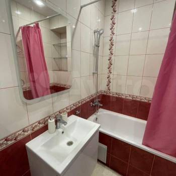Сдается 1-комнатная квартира, 43 м²